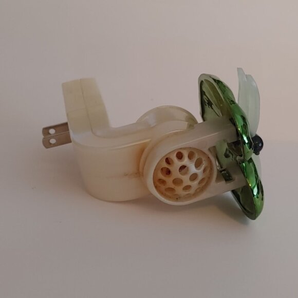 BEAUTIFUL BATH AND BODY WORKS Dragon Fly on Lily pad wallflower plug in - Picture 2 of 4